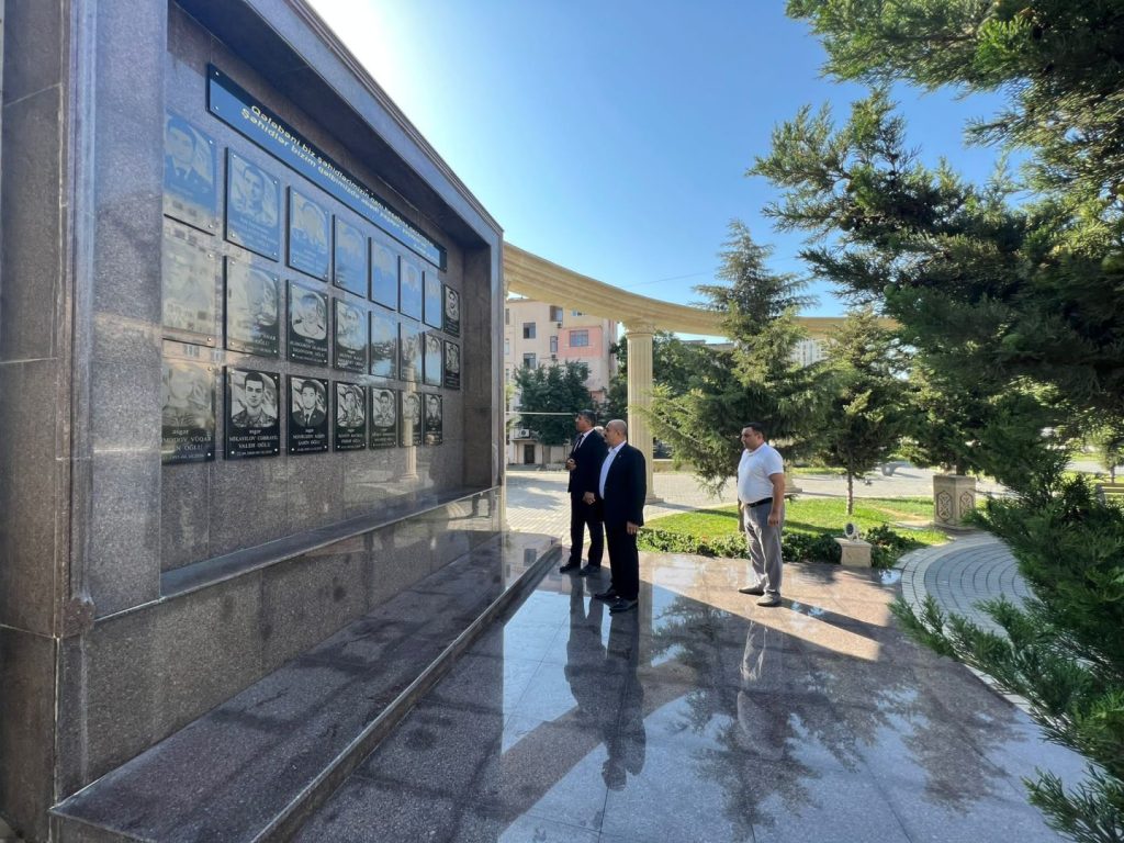 Zəfər bağına baxış keçirilib