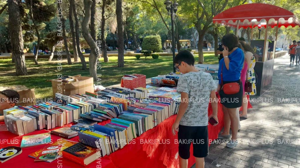 Bakıda küçə kitab yarmarkası keçirilir