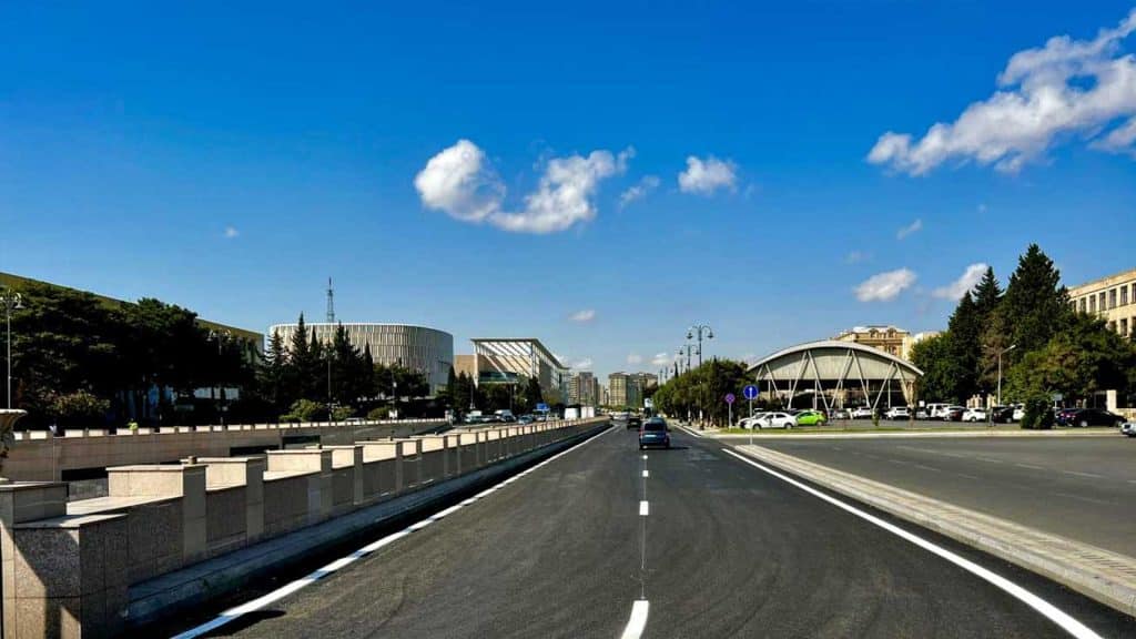 Prospektin bir hissəsi təmir olunub