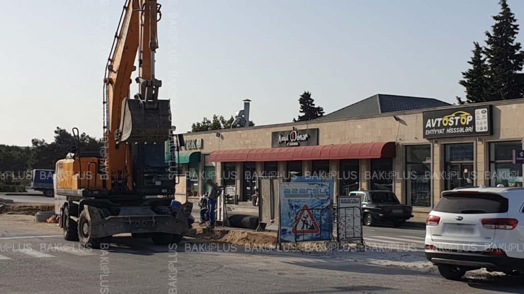 kanalizasiya boruları yenilənir