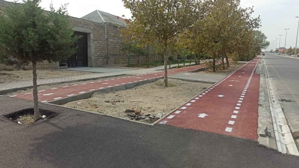 Buzovna-Mərdəkan yolunda yeni velosiped yolu yaradılır