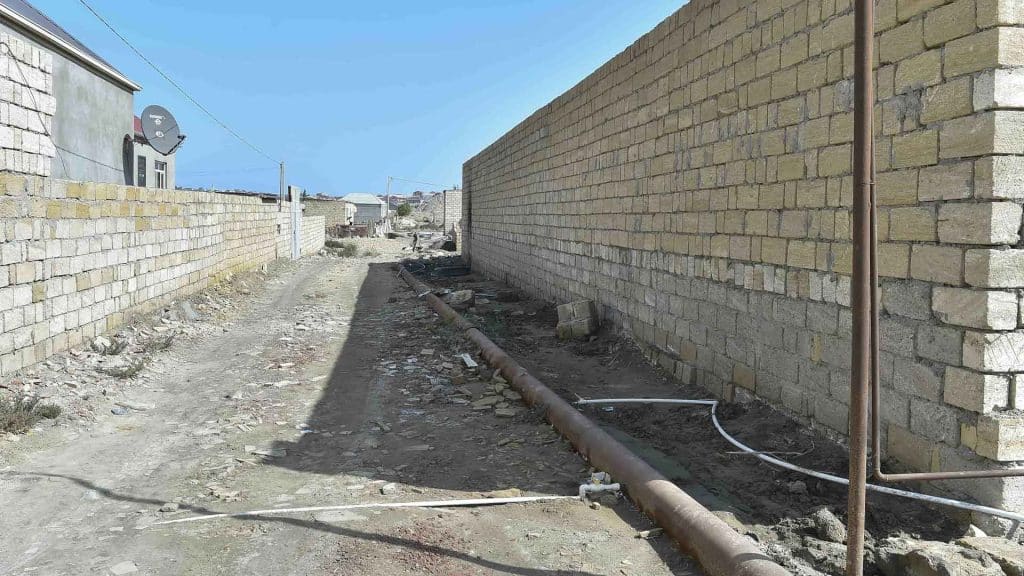 Binəqədi rayonunda qanunsuz içməli su xətlərinin çəkildiyi aşkarlanıb