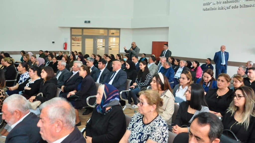 Zabrat qəsəbə sakinlərinin şikayət və təklifləri dinlənilib