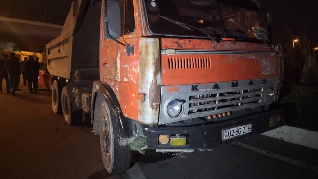 Ziya Bünyadov prospektində “KamAZ” və “Opel” toqquşub