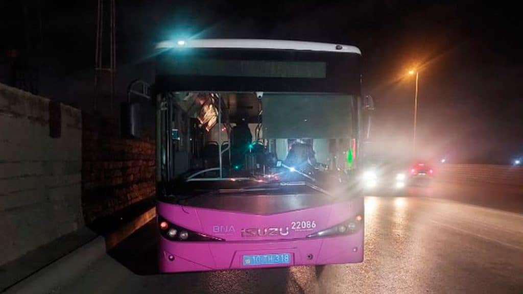 Bakıda sərnişin avtobusu qəzaya uğrayıb