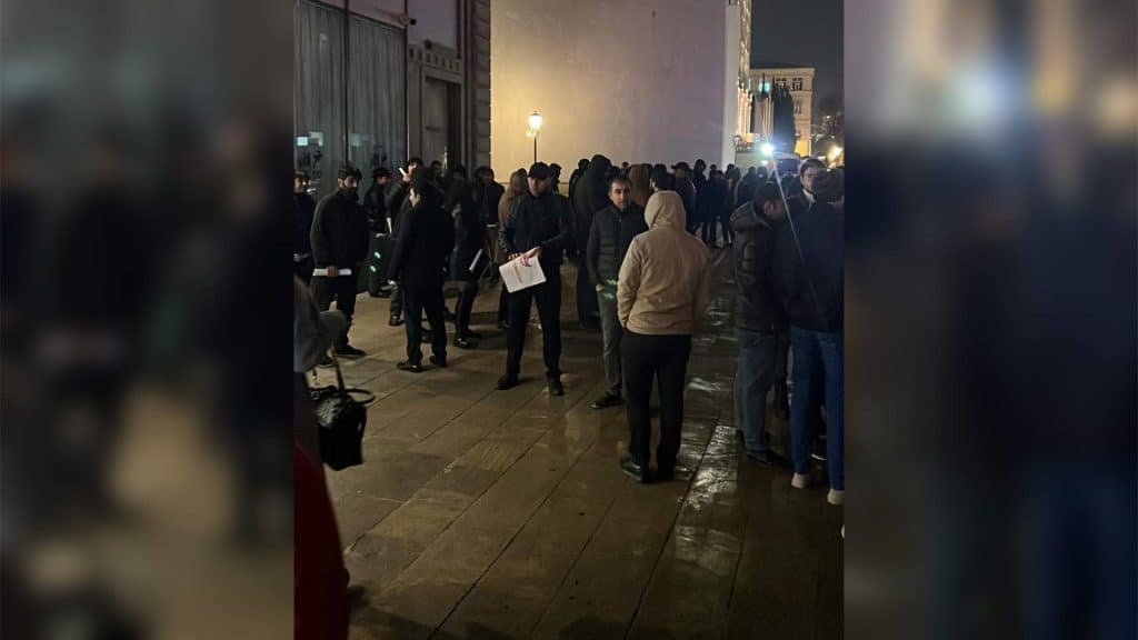 Bakıda anti-Türkiyə filminin nümayişinə etiraz aksiyası