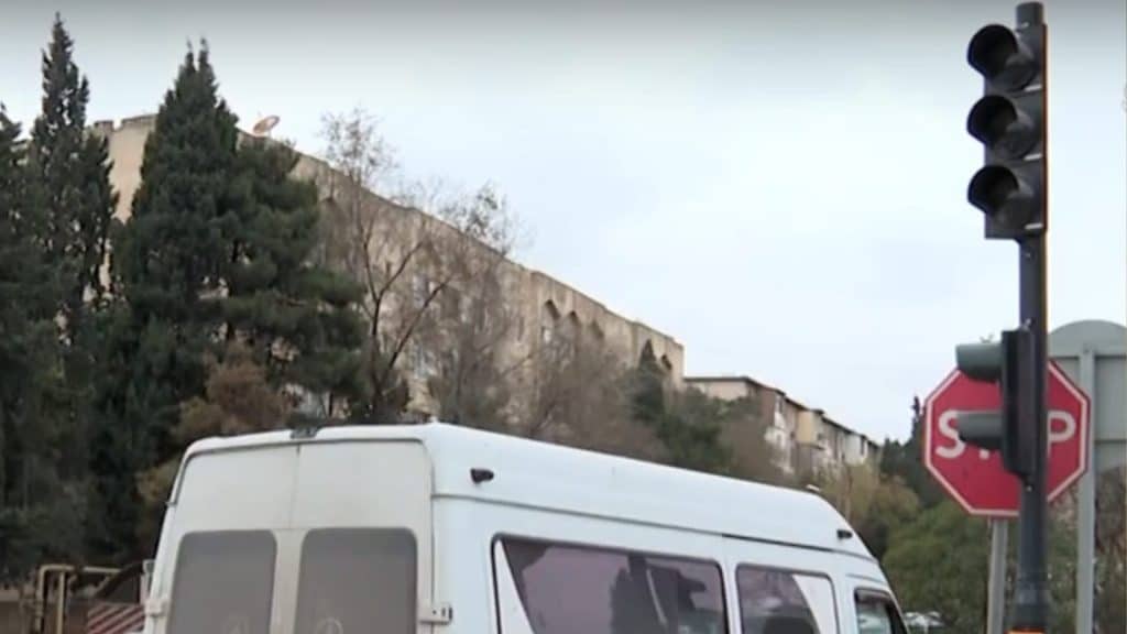 Bakıda yeni quraşdırılan işıqforların işləməməsinin səbəbi nədir