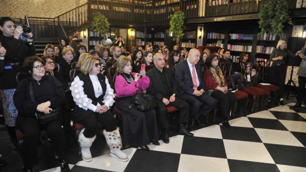 Aleksandra Azima Reynhardt iki yeni kitabını təqdim edib