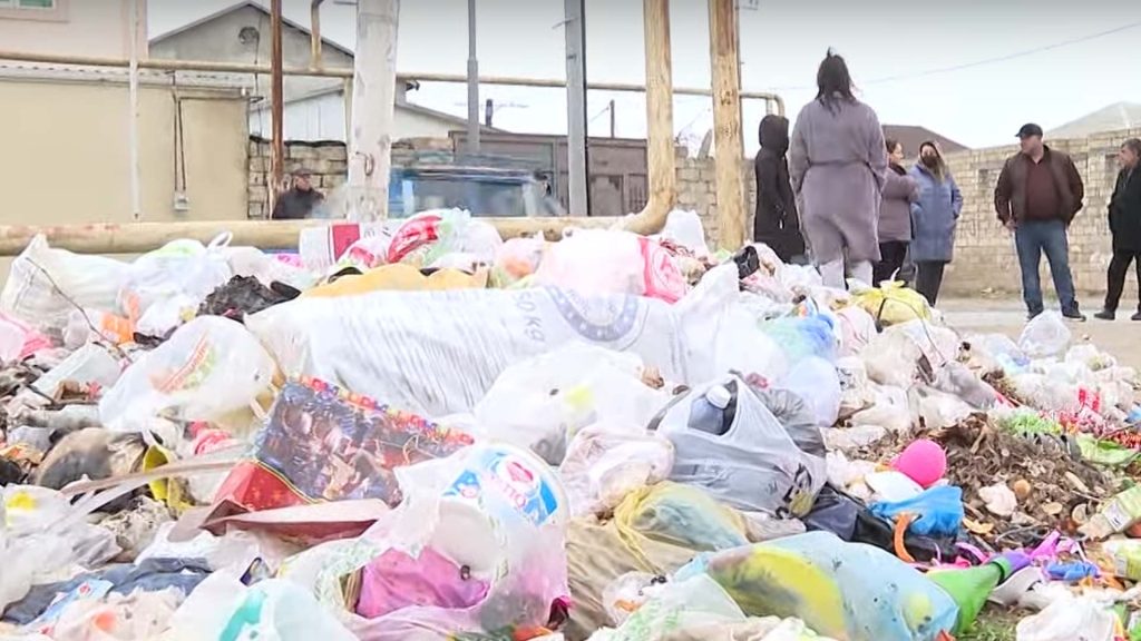 “Binə Atçılıq” adlanan yaşayış massivində zibil