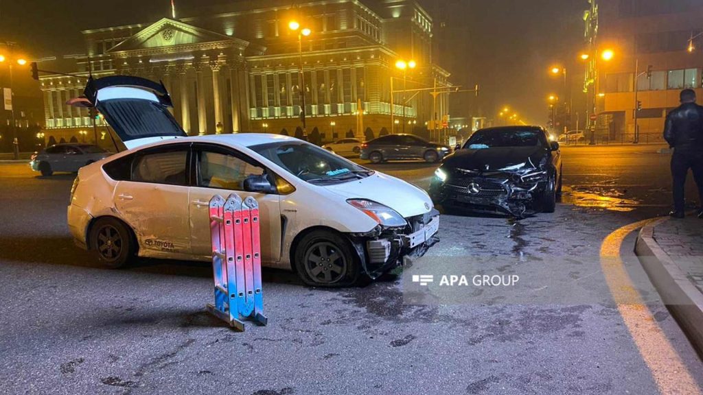 Xətai rayonunda 2 avtomobil toqquşub