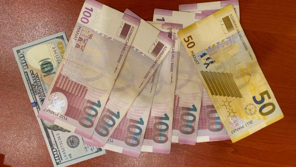 Bakıda bankomatlardan pul çıxaranlardan oğurluq edən şəxs tutulub