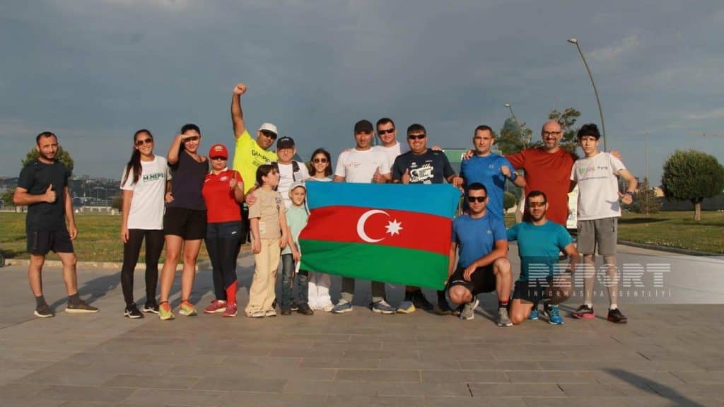 Ağ şəhər bulvarında marafon keçirilib