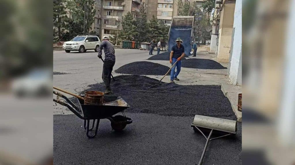 Qaraçuxurda məhəlləarası yollar təmir edilir