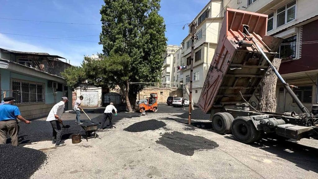 Nəsiminin 2 küçəsində təmir-bərpa işləri aparılır