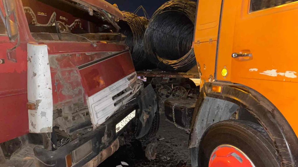 Ziya Bünyadov prospektində iki “KamAZ” toqquşub