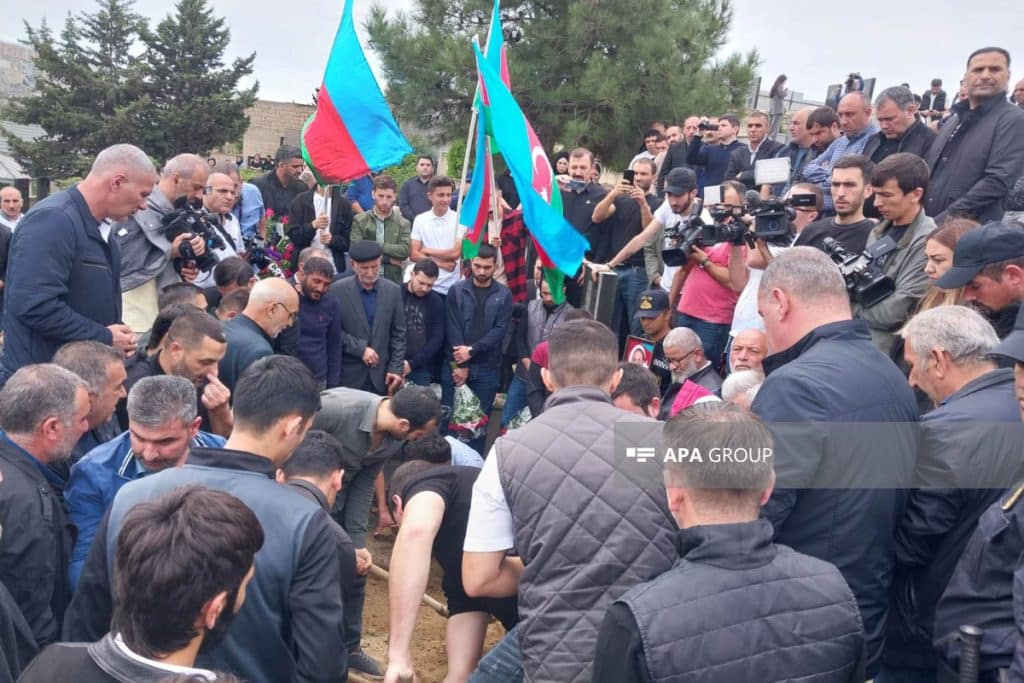 Şəhid polis serjantı Xəzər Zamanov dəfn edilib