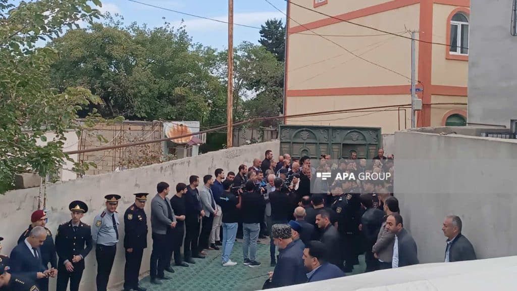 Qarabağda terror aktı nəticəsində həlak olan polis əməkdaşlarının nəşləri Bakıya gətirilib