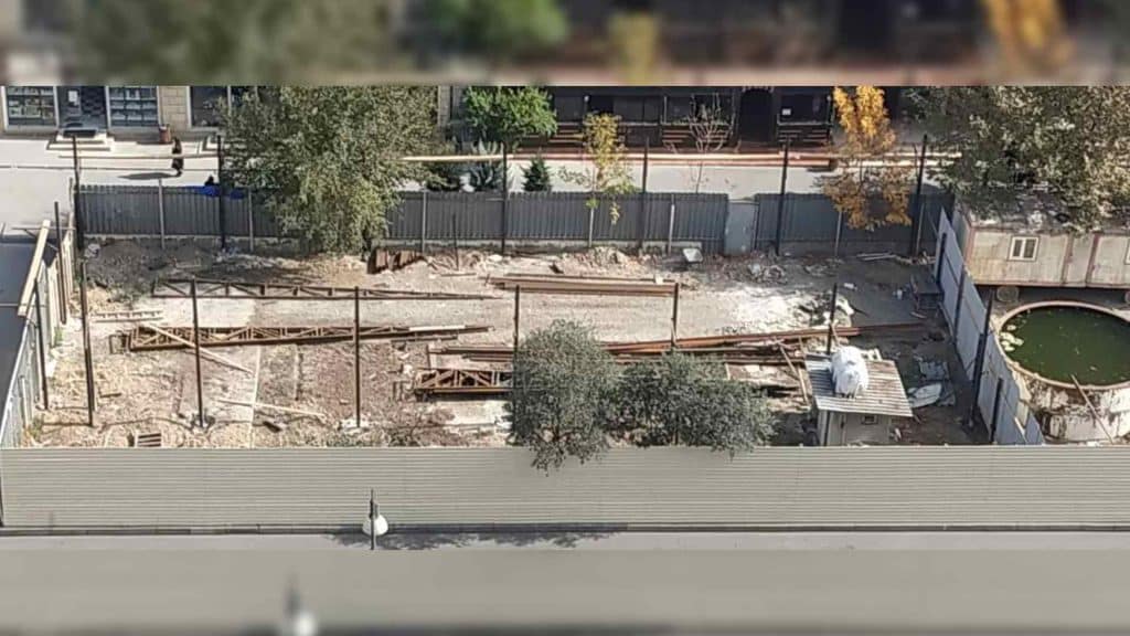 Xətaidə ağaclar kəsilərək yerində tikintiyə başlanılıb