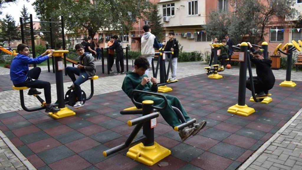 Nəsimidə daha bir təmirli məhəllə sakinlərin istifadəsinə verilib