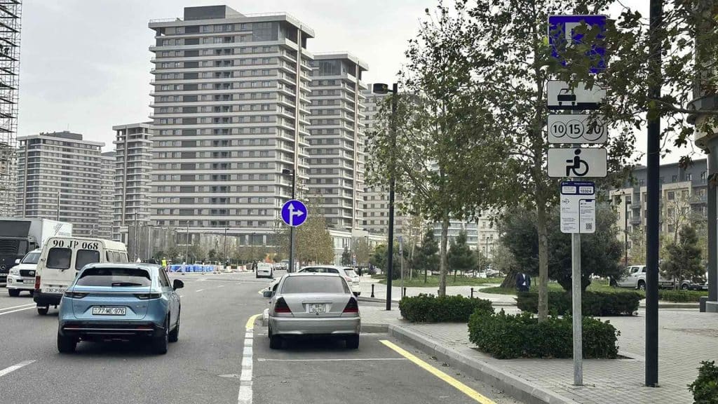 Ağ şəhərdə parkinqlər ödənişli oldu
