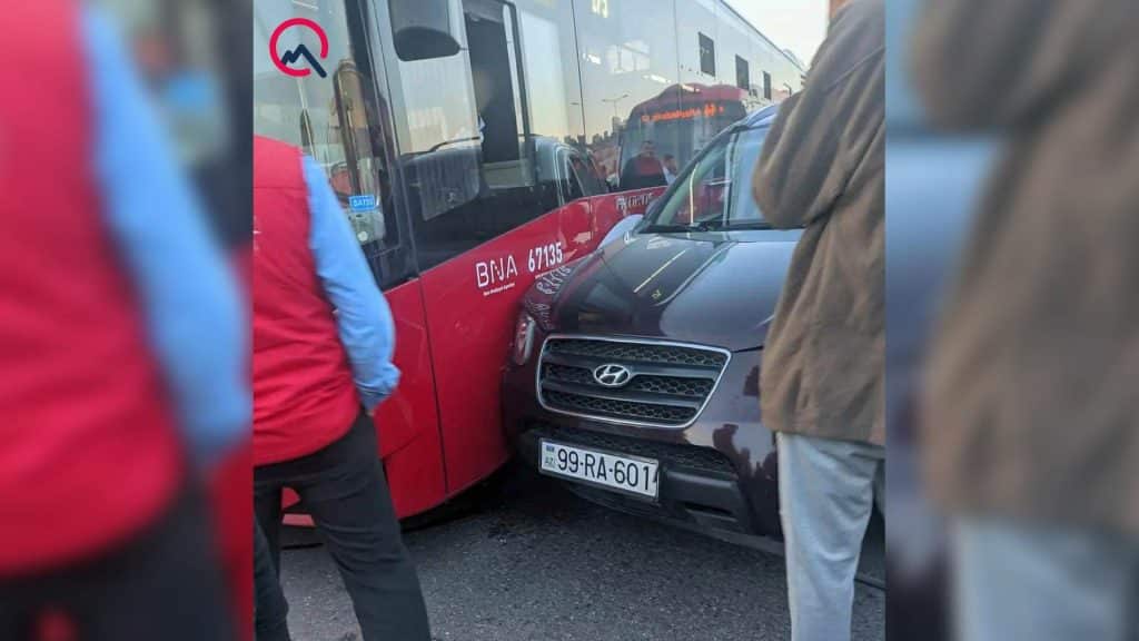 Zığda “Bakubus”ın 2 avtobusu qəzaya düşüb