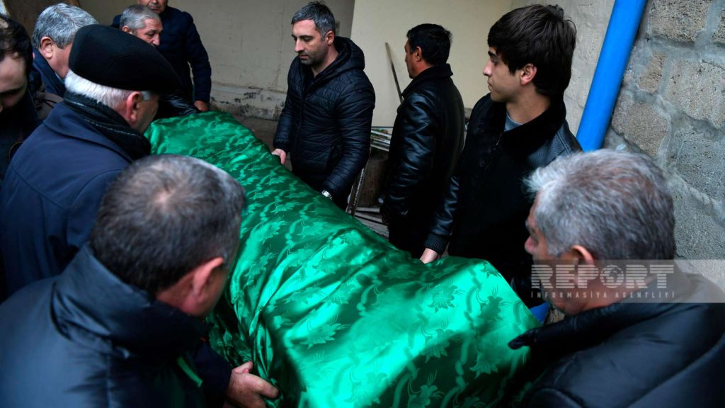 Bakıda avtomobil qəzasında həlak olan alim son mənzilə yola salınıb