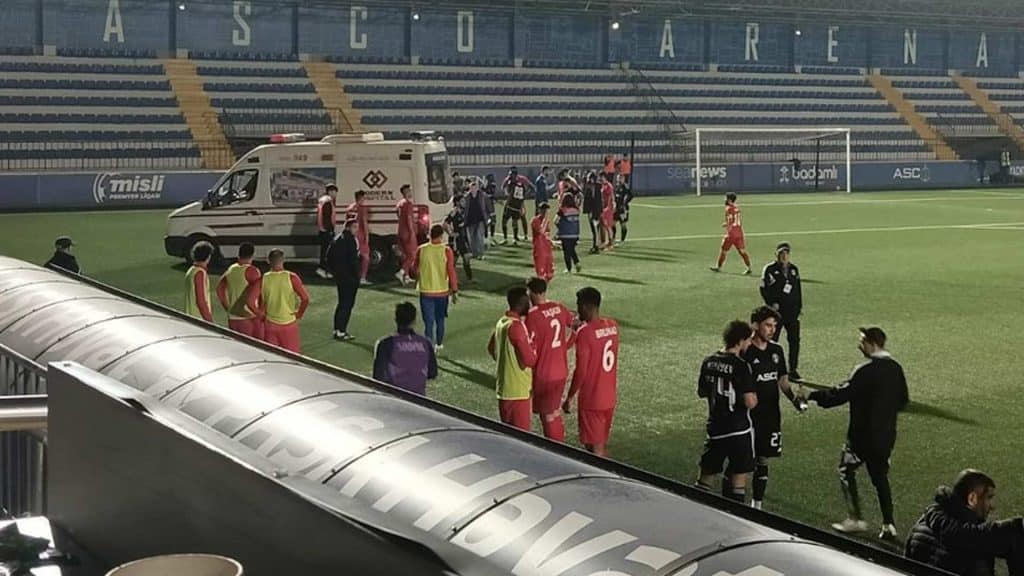 “Səbail” futbol klubunun oyunçusu oyun zamanı huşunu itirib