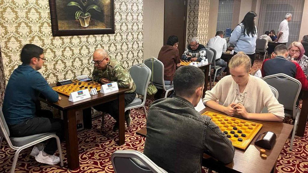 Bakıda dama üzrə çempionat keçirilir