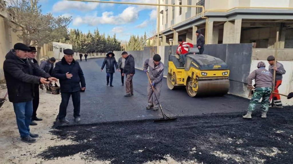 Suraxanı rayonunda daha bir küçə təmir olunub
