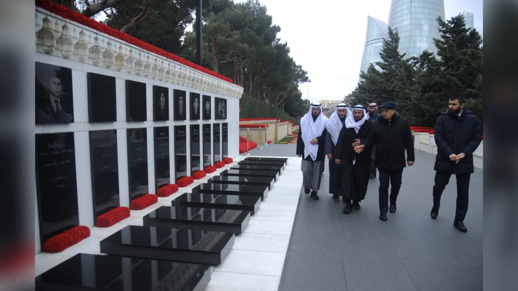 Küveyt rəsmiləri Şəhidlər xiyabanını ziyarət ediblər