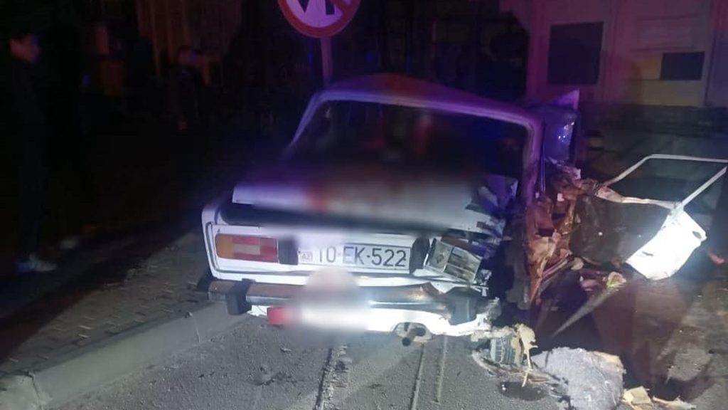 Bakıda “Jiquli” qatarla toqquşub