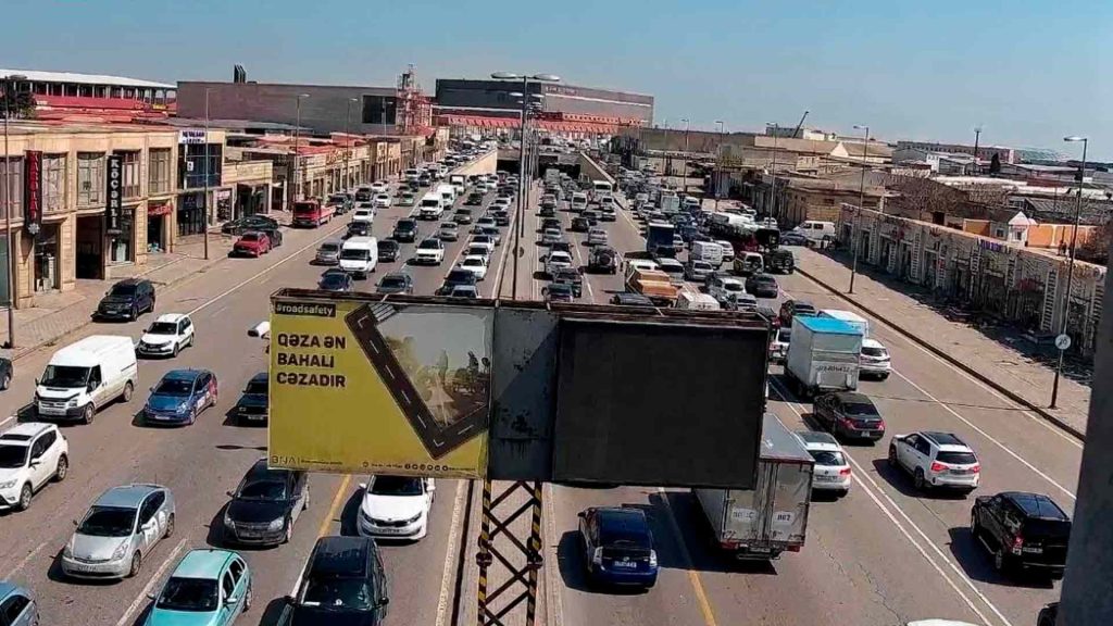 Bakının 2 prospektində sıxlıq müşahidə olunur