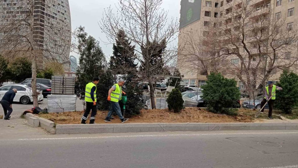 Nəsimi: Xətai prospektində piyada səkisi yaradılıb