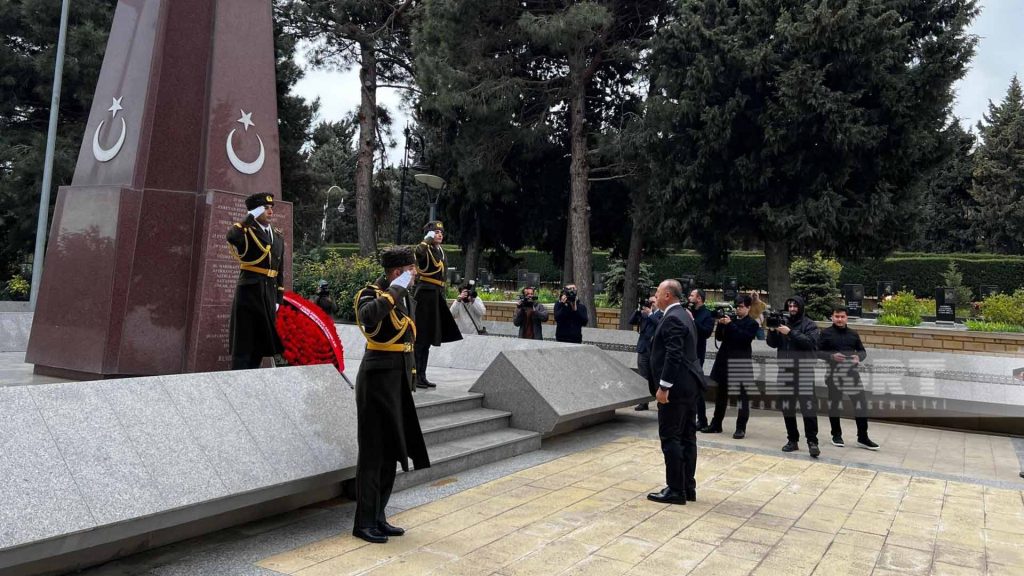 Mövlud Çavuşoğlu Bakıya gəlib