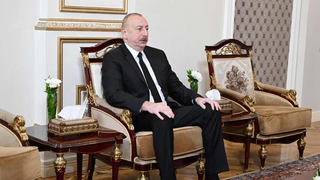 Prezident İran səfirliyinə gedib