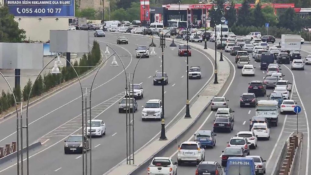 Babək prospektində piyadanı avtomobil vurub