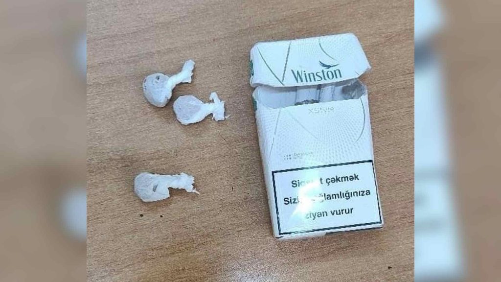 Bakı həbsxanasında olan məhkuma qardaşı heroin keçirtmək istədi