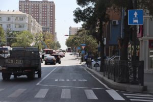 Bakının daha bir prospektində avtobus zolaqları çəkilib