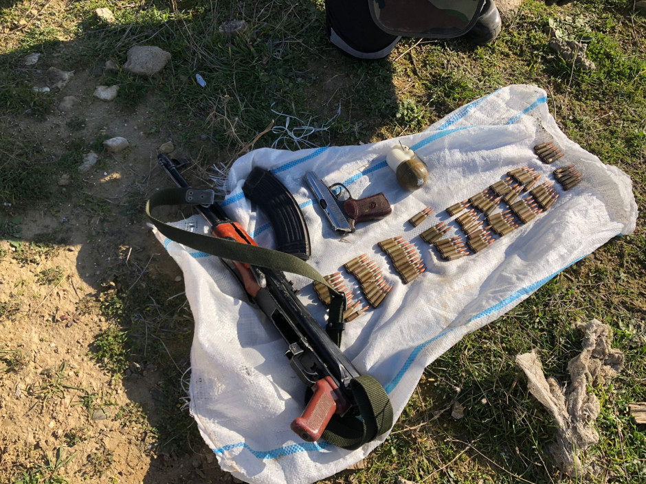 Sarayda silah-sursat tapıldı 