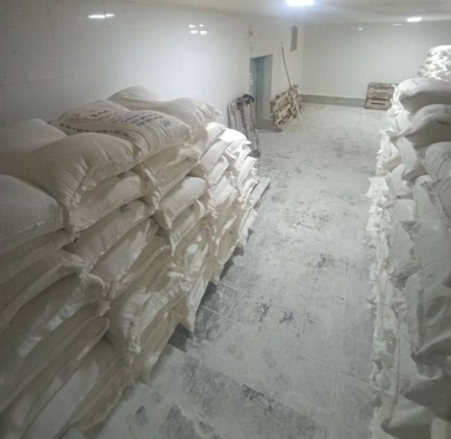 İçindən siqaret kötüyü çıxan çörəyin bişirildiyi sexdə yoxlama