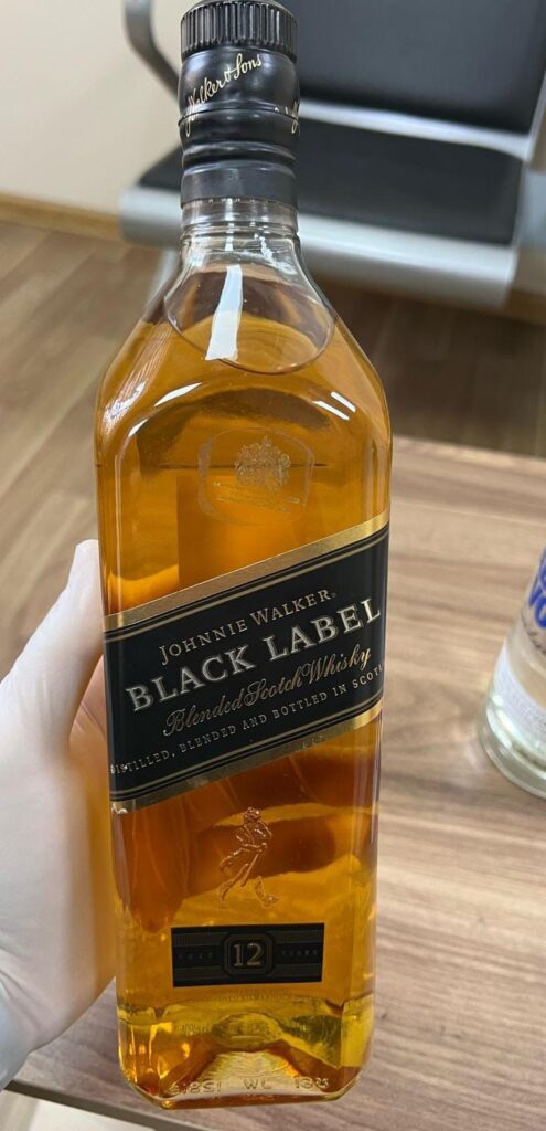 Bakının mərkəzindəki marketdə saxta araqlar aşkarlandı