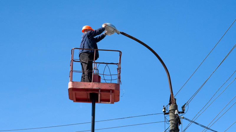 Sulutəpədə təmir işləri aparan Azərişıq əməkdaşını elektrik cərəyanı vurub