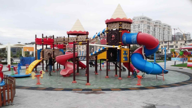 Yasamal parkında atraksionlar yararsız hala düşüb