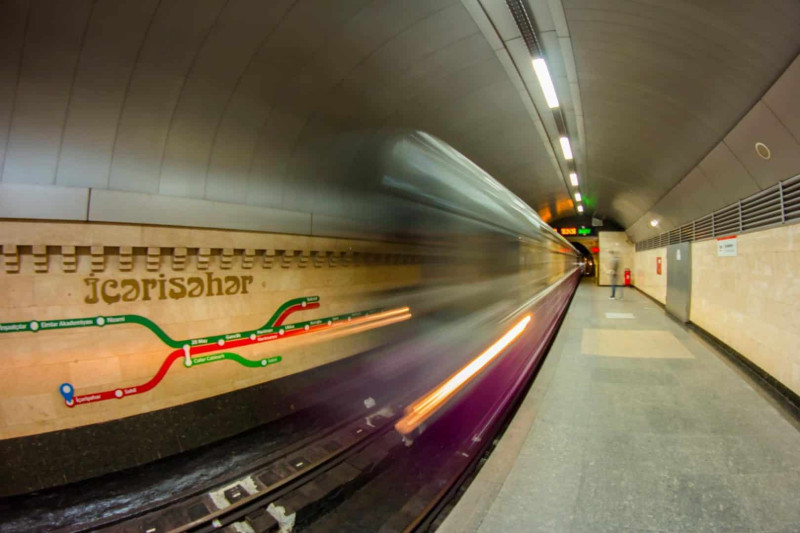 Bakı metrosunda gündəlik orta sərnişindaşımanın sayı artıb