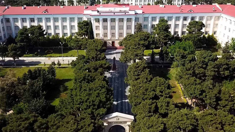 Heydər Əliyev adına Azərbaycan Ali Hərbi Məktəbində bədii proqram keçirilib