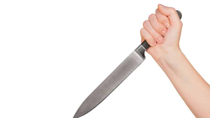 Bakıda kişi qadın tərəfindən bıçaqlanıb