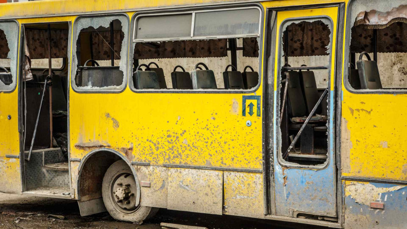 Abşeron rayonunda sərnişin avtobusu aşıb