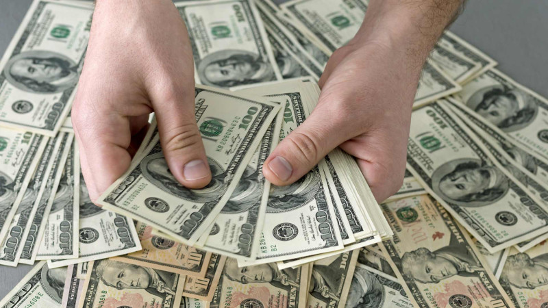 Bakının Xətai rayonunda 40 min dollar dələduzluq yolu ilə ələ keçirilib