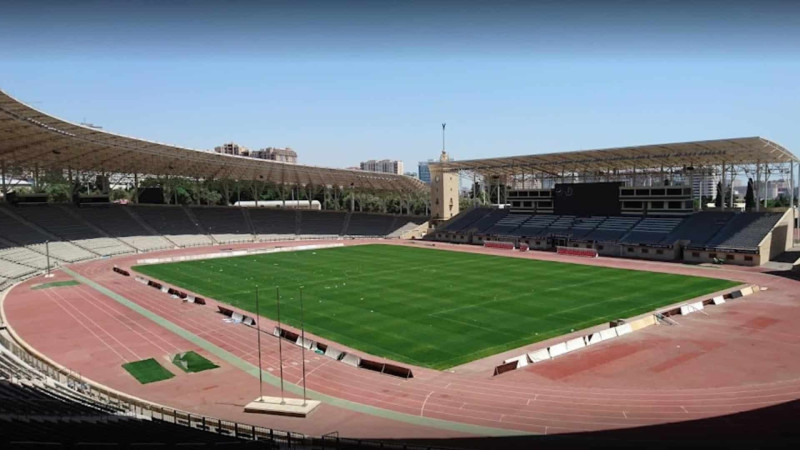 Tofiq Bəhramov adına stadionunun qazonu bərpa olunur