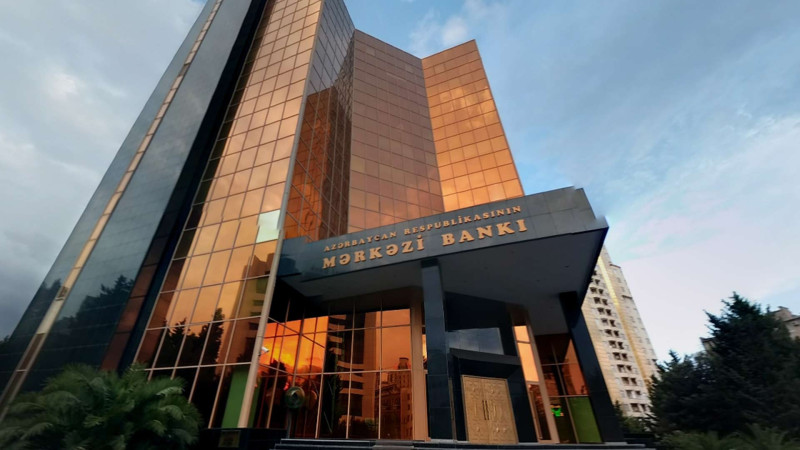 Bakı: bankomatlardan istifadəyə yararsız pullar dövriyyəyə buraxılır